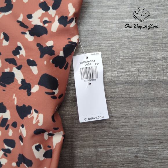 Old Navy Ruffle Strap One Piece Swimsuit Size M - Picture 2 of 5